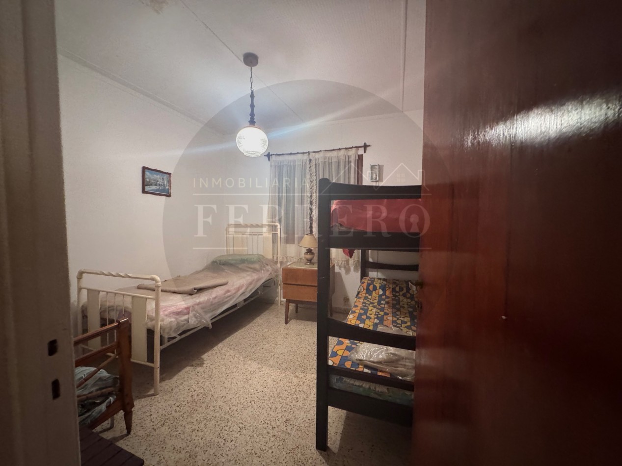 Propiedad Multifuncional con Tres Espacios Habitables y Gran Lote de 1.100m2