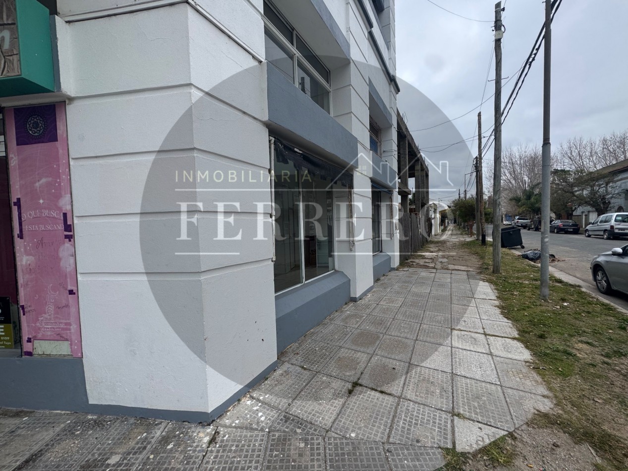 Local frente a Boulevard con excelente exposicion 