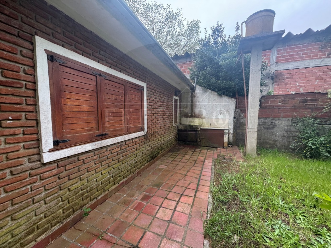 Propiedad Multifuncional con Tres Espacios Habitables y Gran Lote de 1.100m2