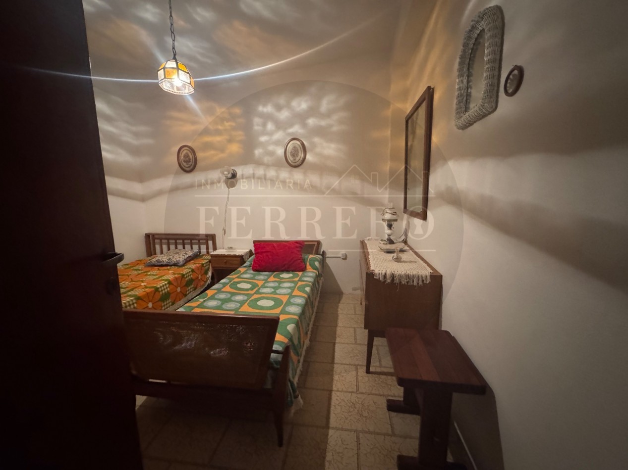 Propiedad Multifuncional con Tres Espacios Habitables y Gran Lote de 1.100m2