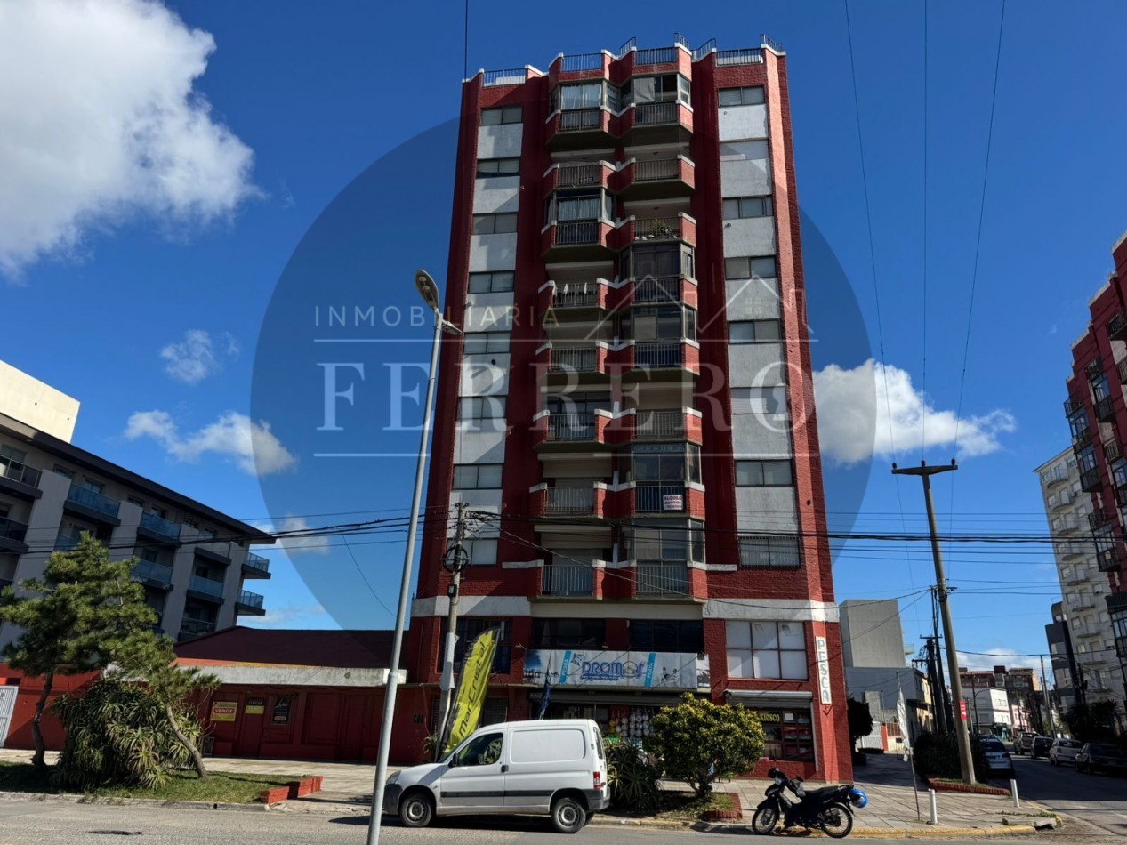 Venta de Local Comercial de 49 m² - No Incluye Fondo de Comercioq