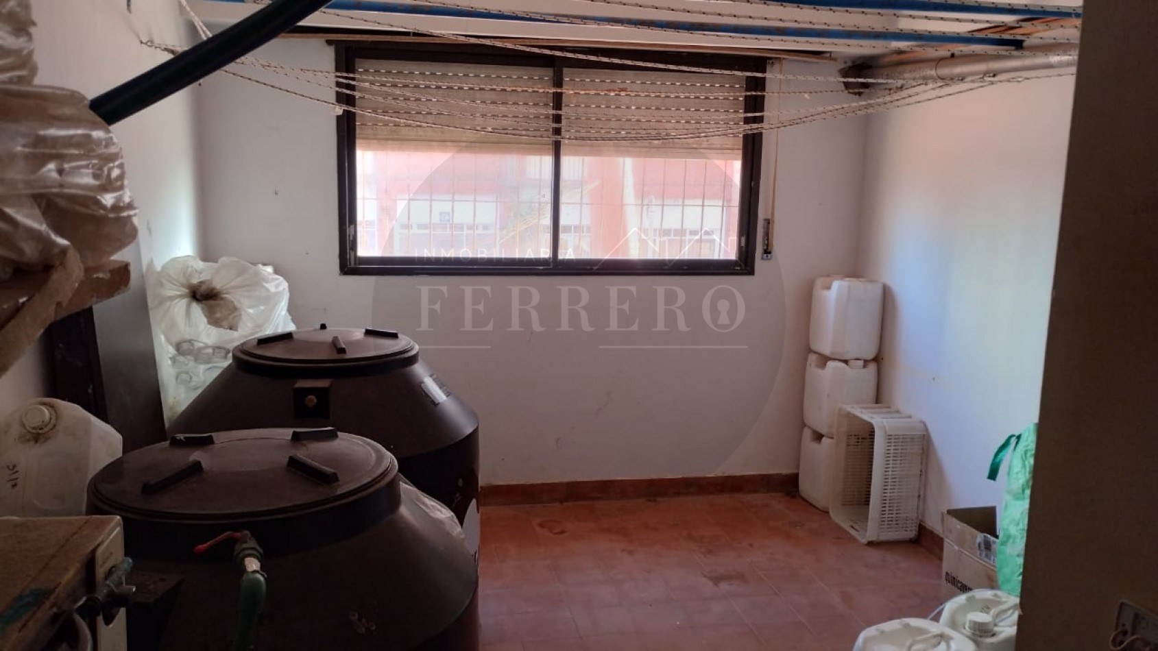 Venta de Local Comercial de 49 m² - No Incluye Fondo de Comercioq