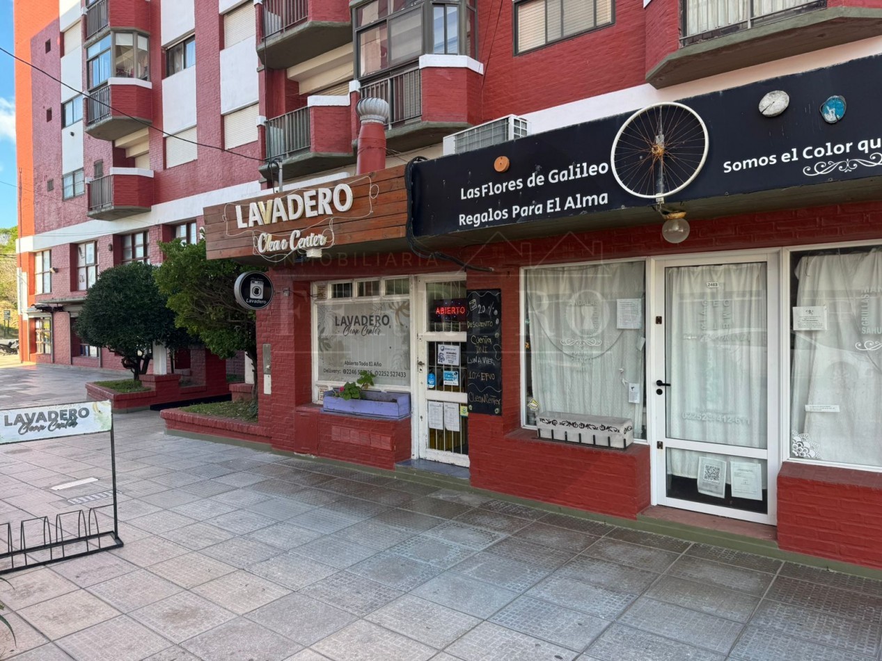 Venta de Local Comercial de 49 m² - No Incluye Fondo de Comercioq