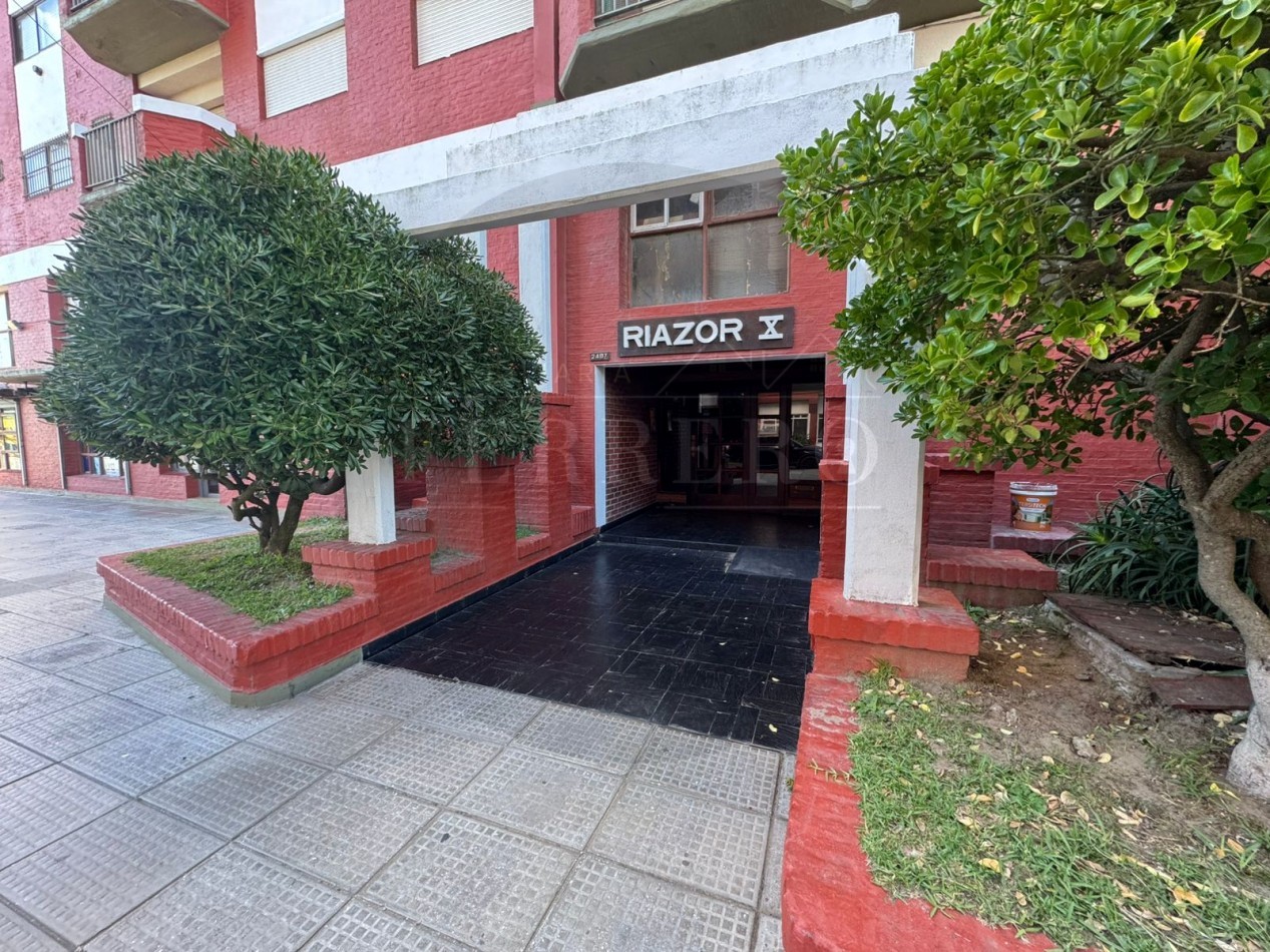 Venta de Local Comercial de 49 m² - No Incluye Fondo de Comercioq