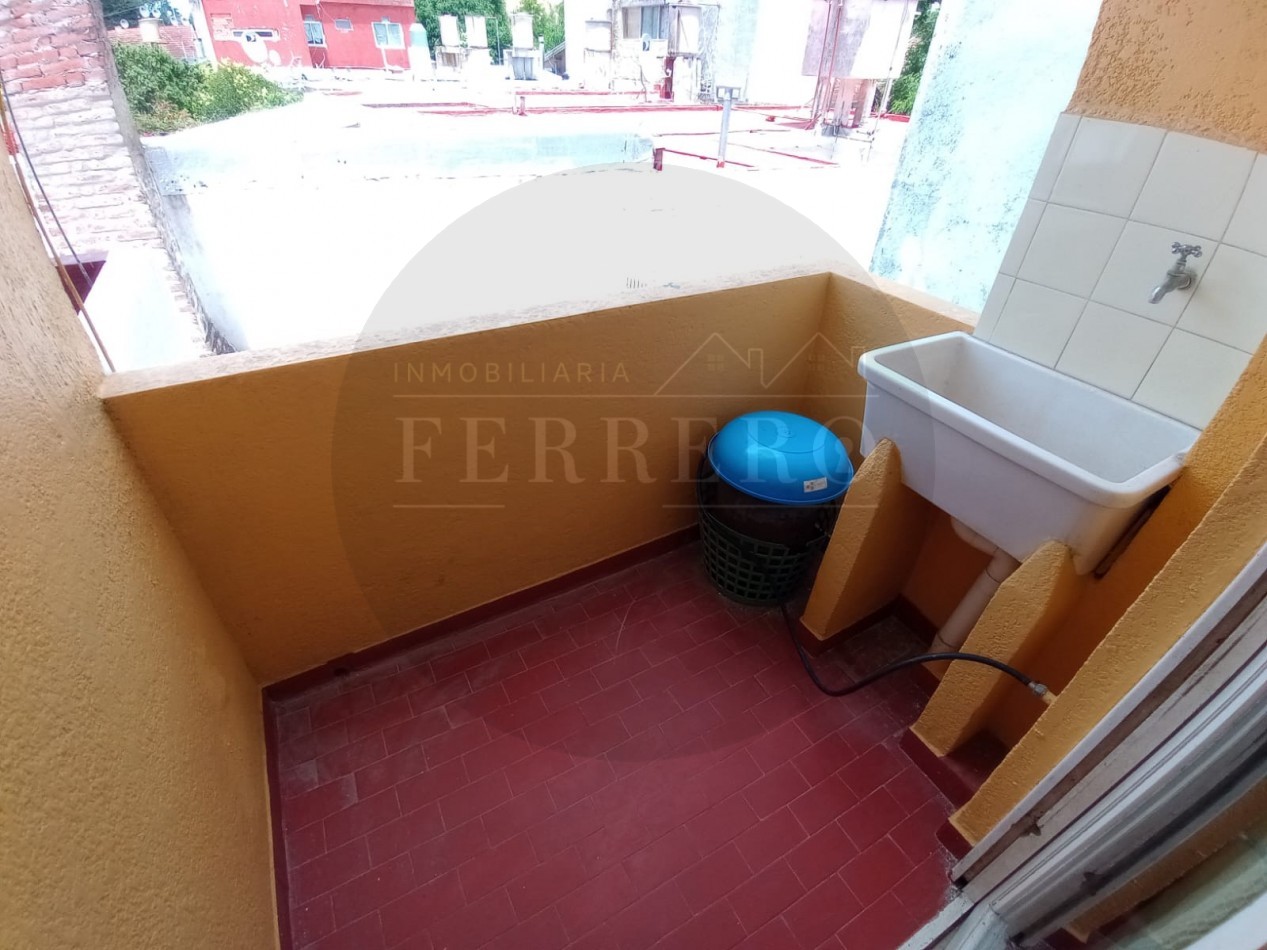 Departamento 2 Amb en Venta con Excelente Relacion Ubicacion-Precio