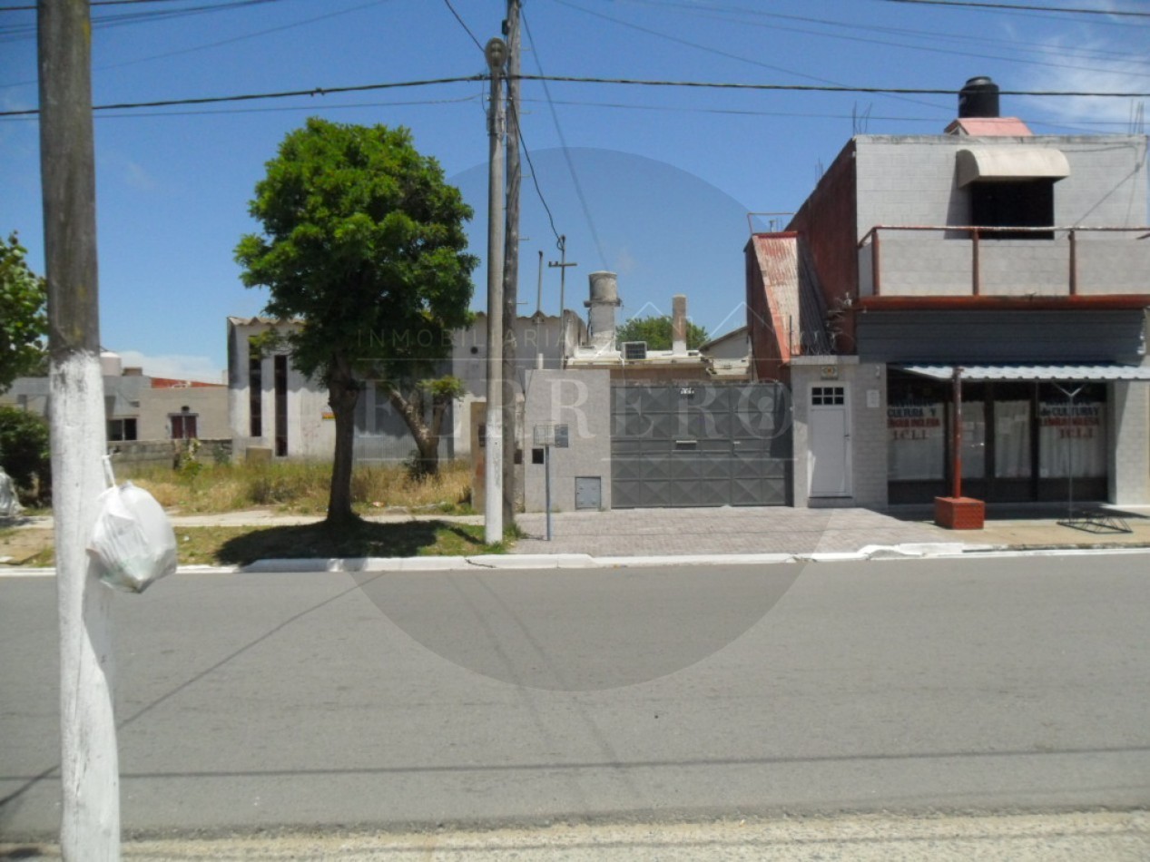 Duplex 2 Amb con entrada vehicular y patio