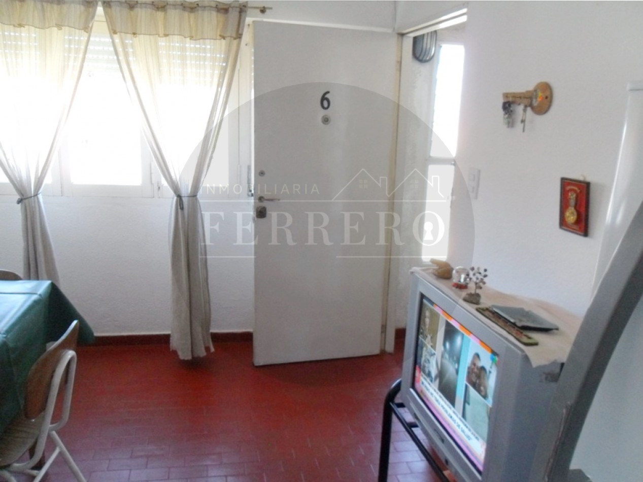 Departamento de 2 Ambientes en Venta en San Clemente del Tuyu - Sobre Avenida San Martin, Sin Expensas