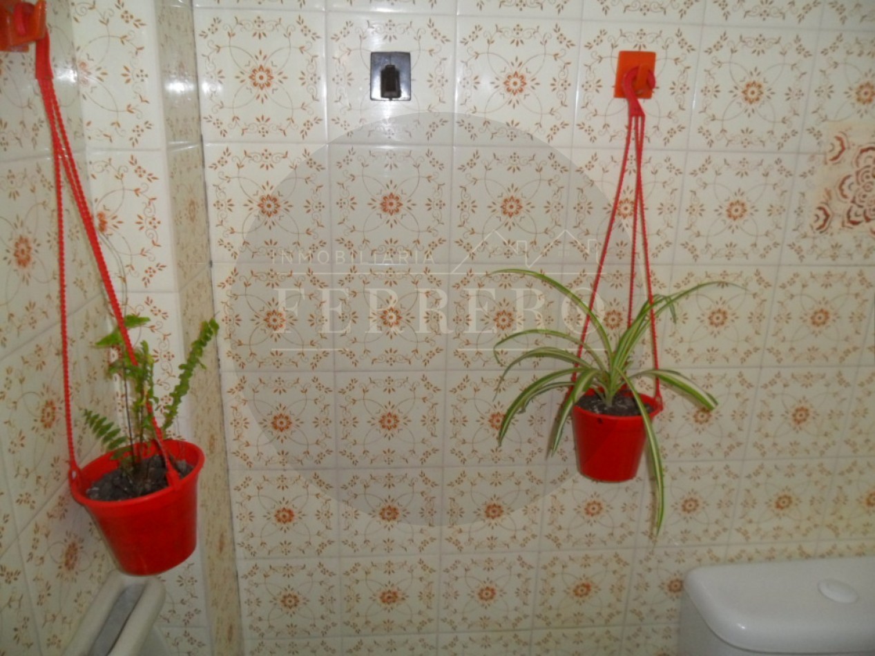 Departamento de 2 Ambientes en Venta en San Clemente del Tuyu - Sobre Avenida San Martin, Sin Expensas
