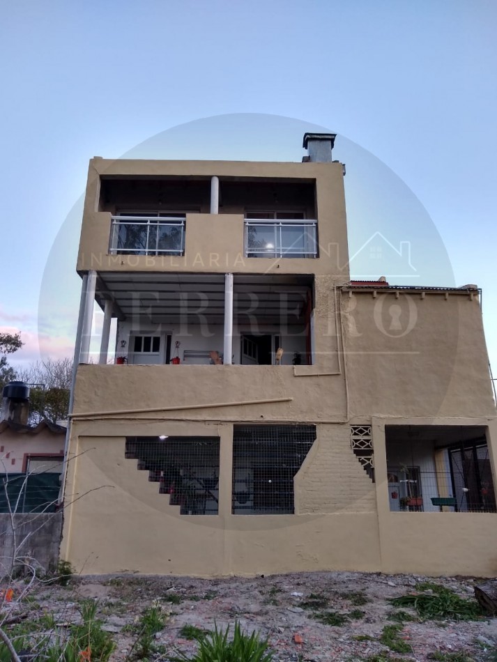 5 DEPTOS EN BLOCK EN BARRIO TALA