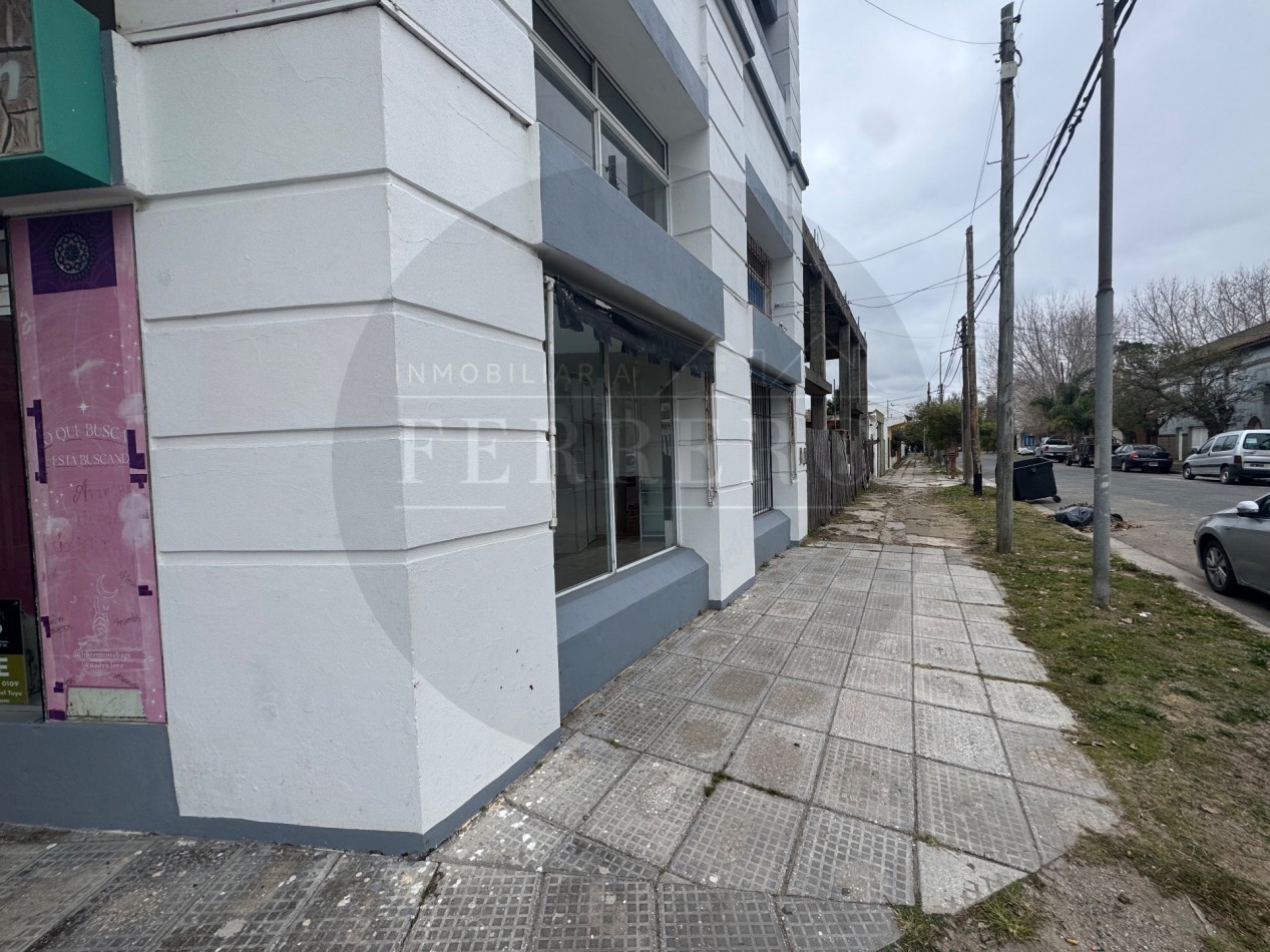 Local frente a Boulevard con excelente exposicion 