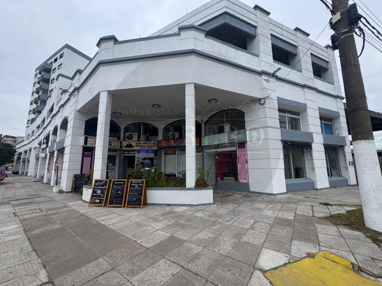 Local frente a Boulevard con excelente exposicion 