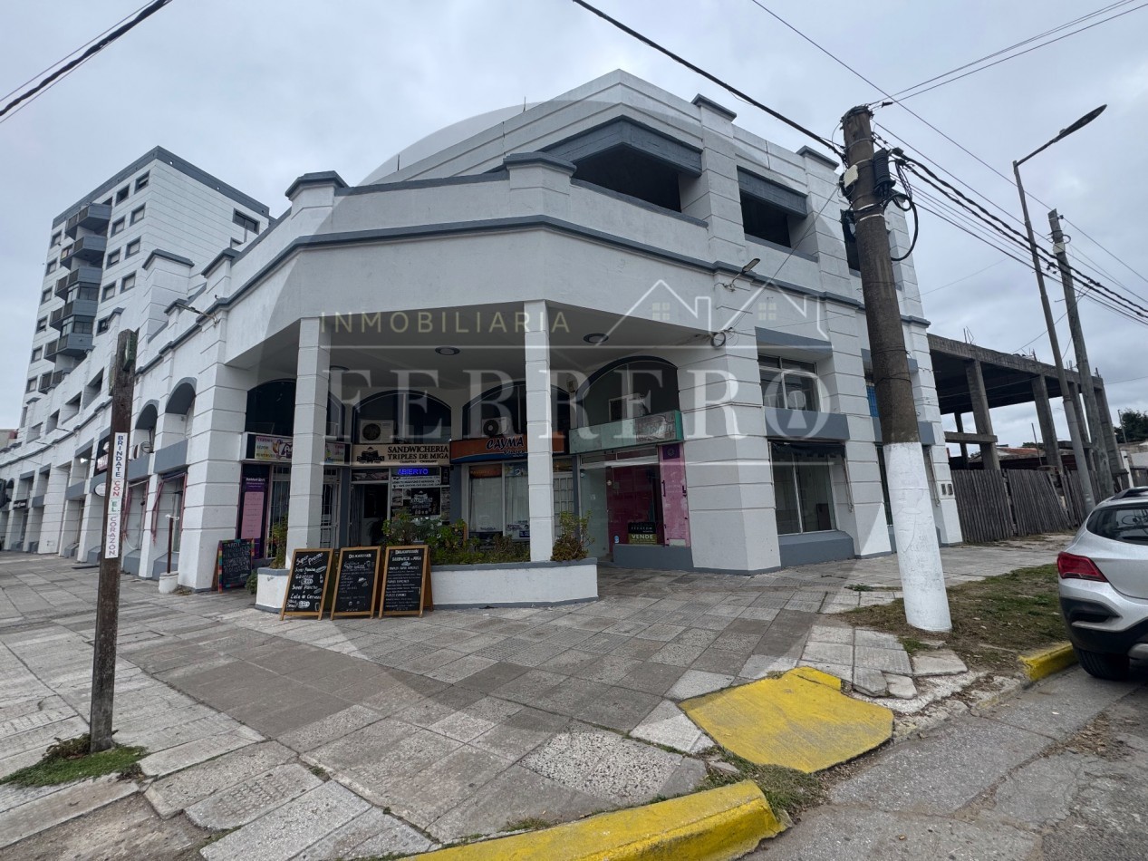 Local frente a Boulevard con excelente exposicion 