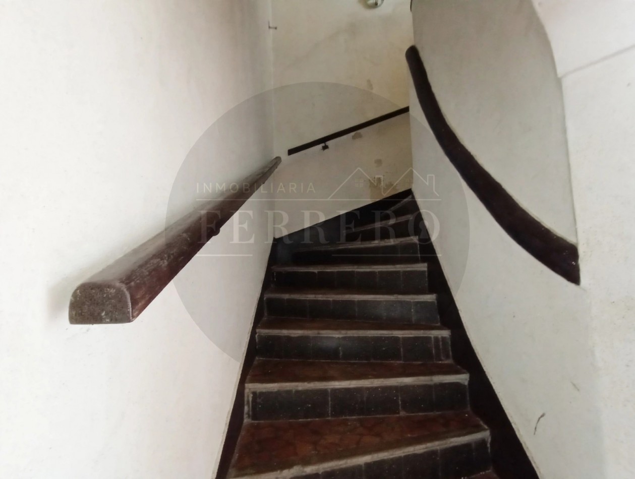 2 Ambientes en Primer Piso - Estilo Colonial y Excelente Ubicacion