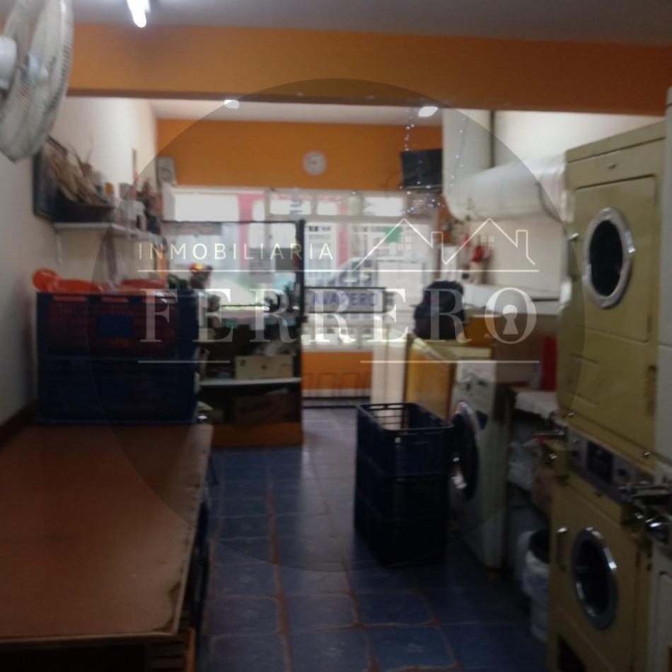 Venta de Local Comercial de 49 m² - No Incluye Fondo de Comercioq