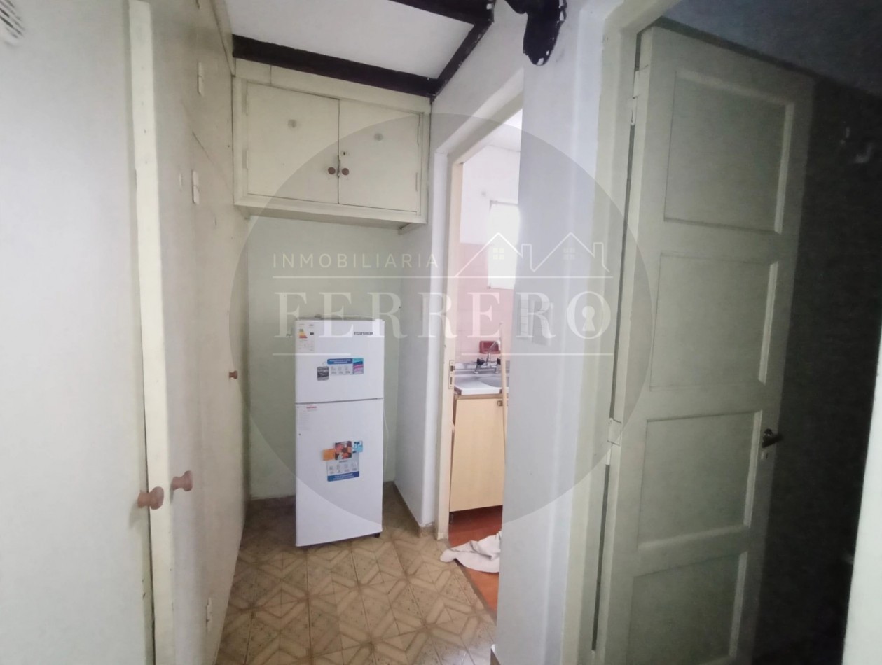 2 Ambientes en Primer Piso - Estilo Colonial y Excelente Ubicacion