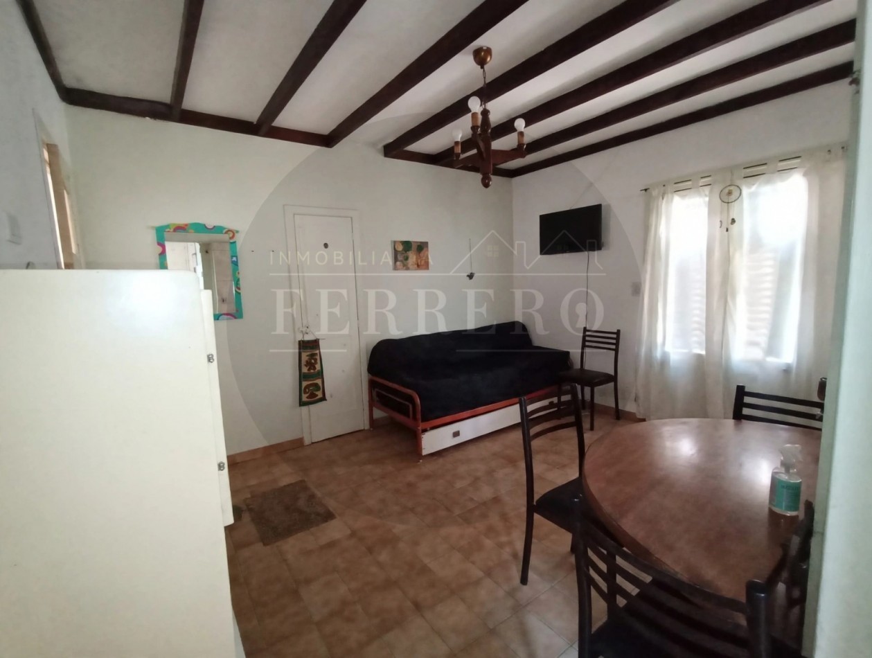 2 Ambientes en Primer Piso - Estilo Colonial y Excelente Ubicacion