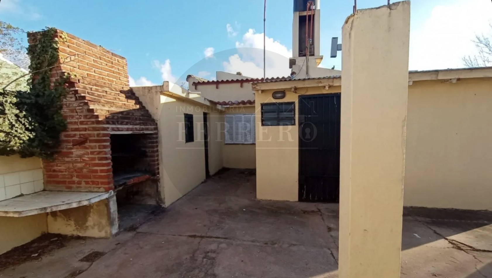 CASA PARA DISFRUTAR TODO EL AÑO- 4 AMBIENTES, IMPECABLE ! 