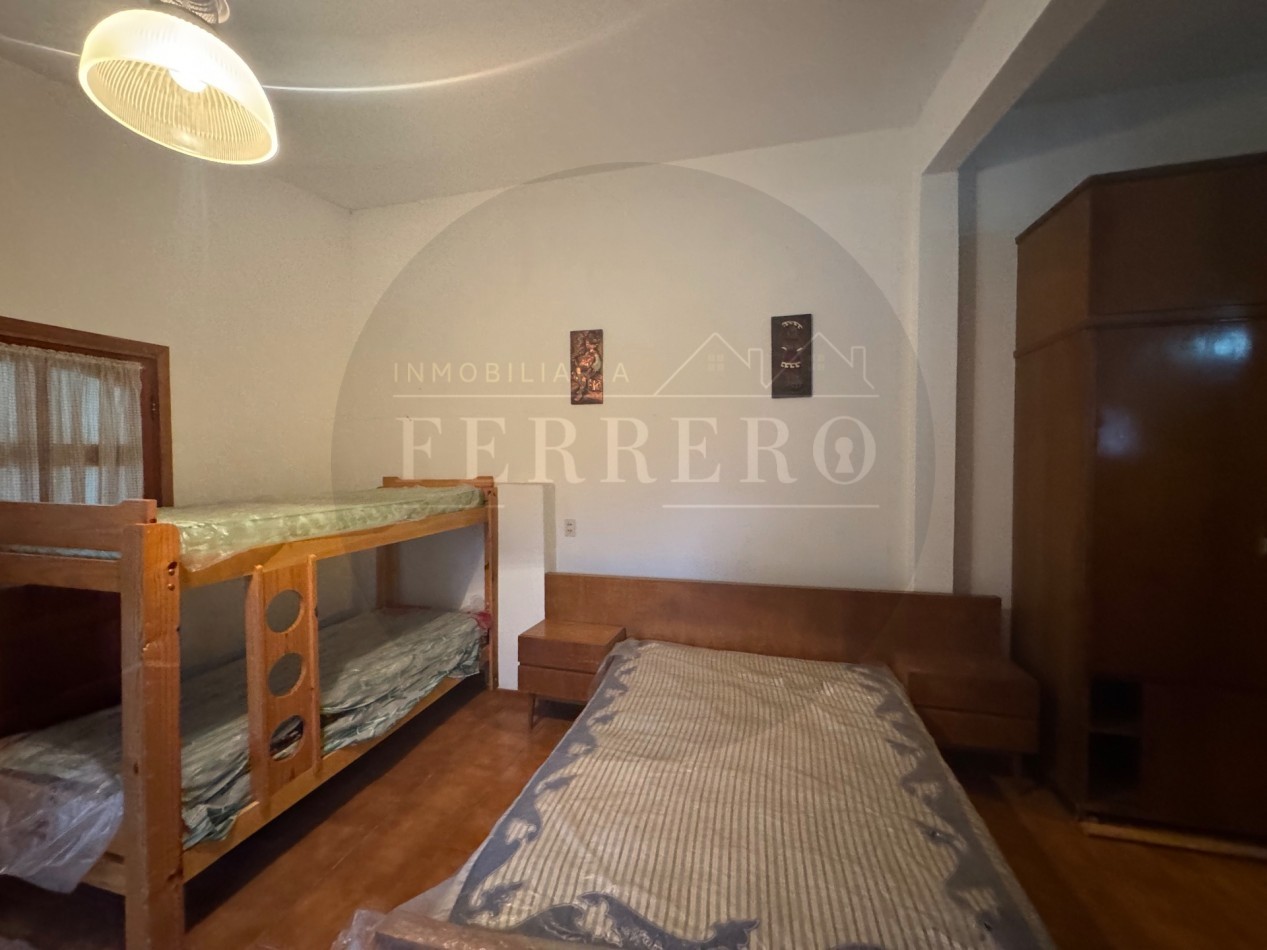 Propiedad Multifuncional con Tres Espacios Habitables y Gran Lote de 1.100m2