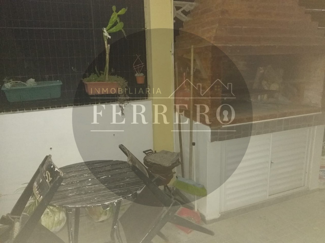 5 DEPTOS EN BLOCK EN BARRIO TALA