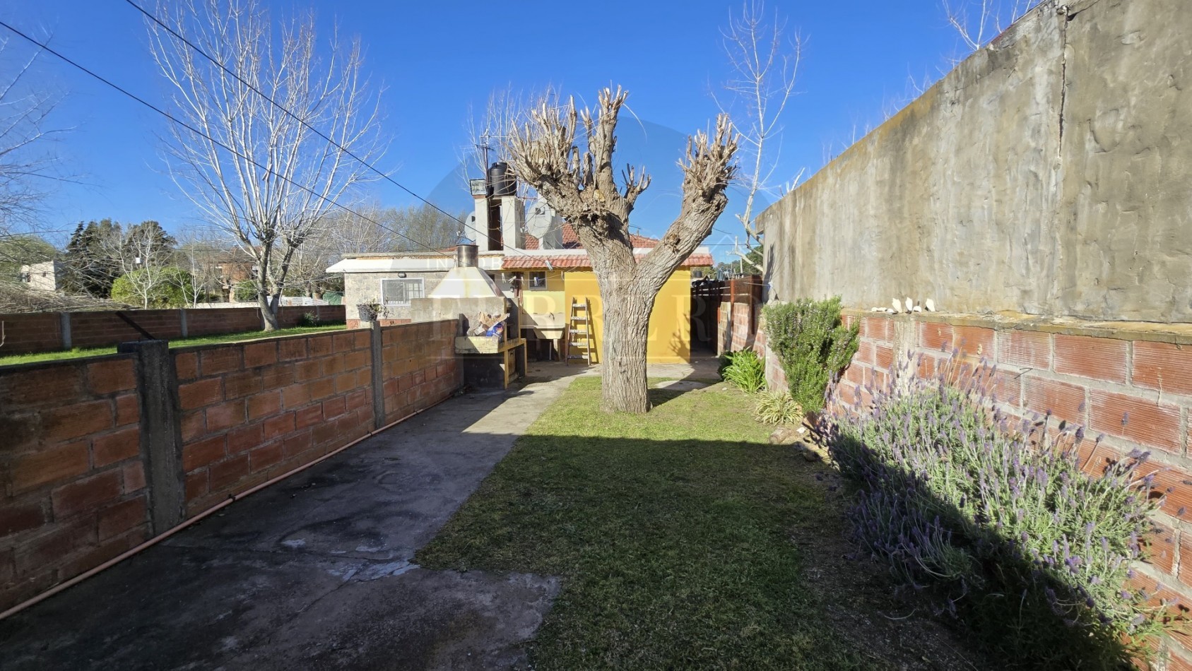 Venta 2 PH en Block con Jardin, Galpon y Entrada Vehicular - San Clemente 