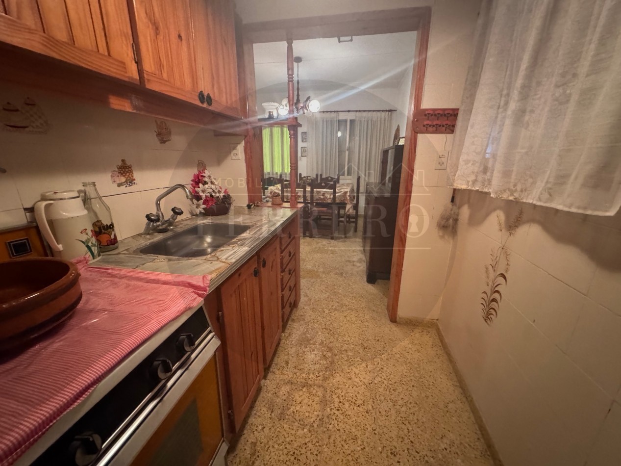 Propiedad Multifuncional con Tres Espacios Habitables y Gran Lote de 1.100m2