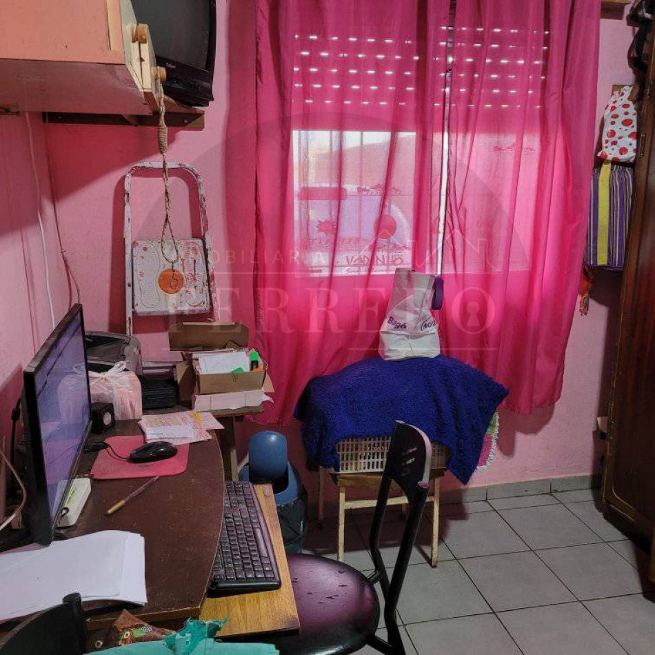 Casa 4 Ambientes sobre Avenida Principal - Gran Potencial