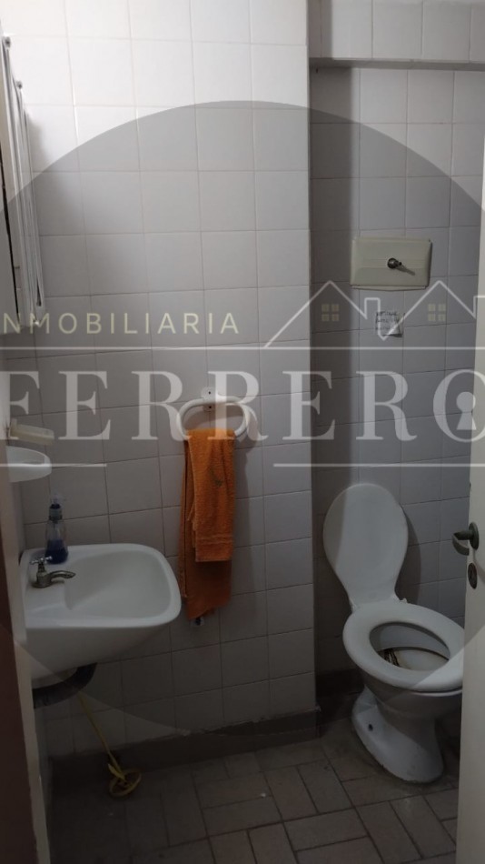 Venta de Local Comercial de 49 m² - No Incluye Fondo de Comercioq