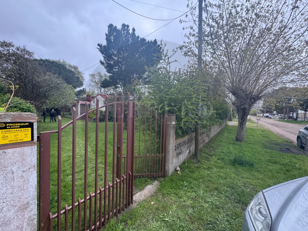 Propiedad Multifuncional con Tres Espacios Habitables y Gran Lote de 1.100m2