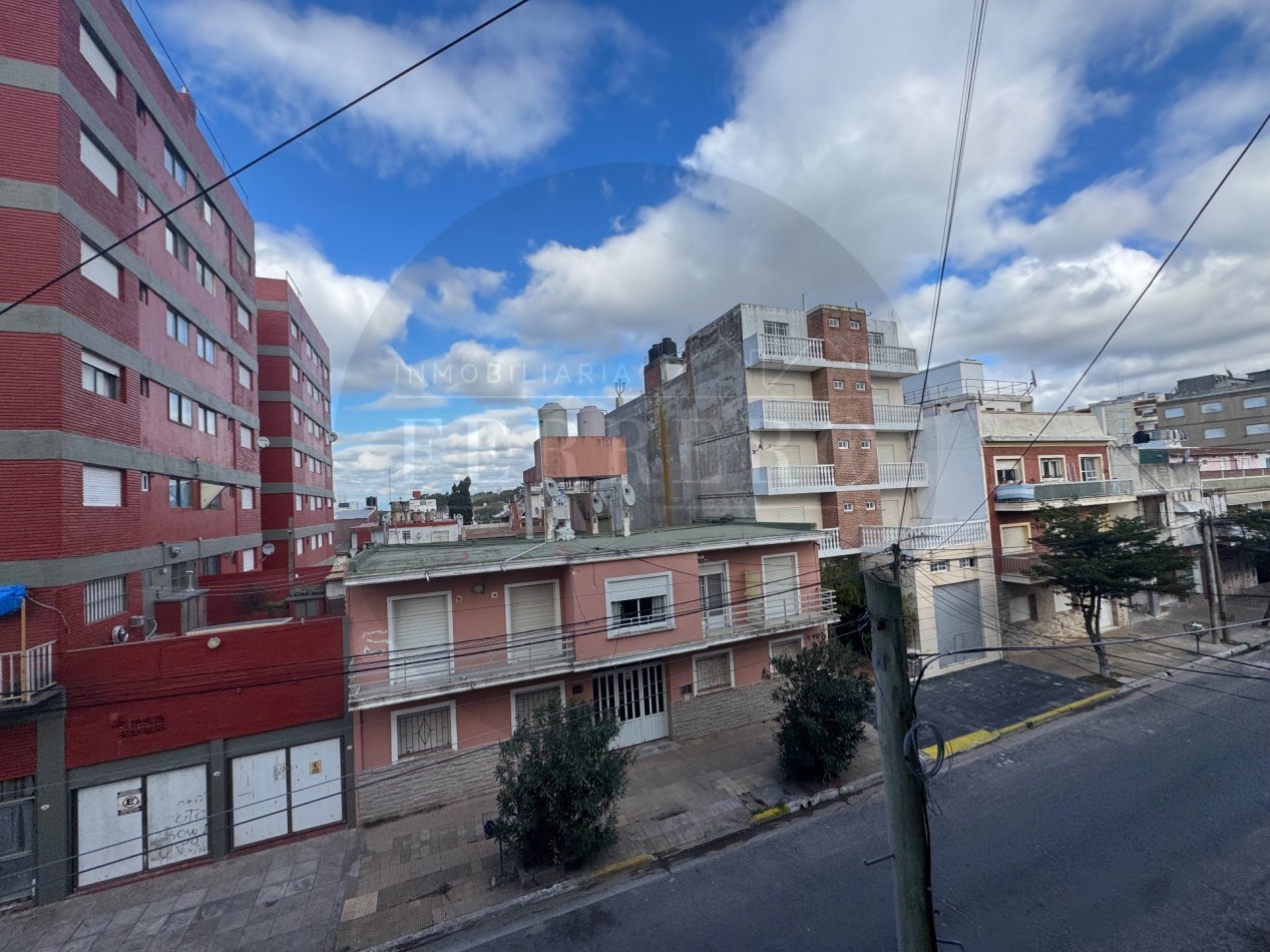 OPORTUNIDAD DEPTO CENTRICO 3 AMB AL FRENTE