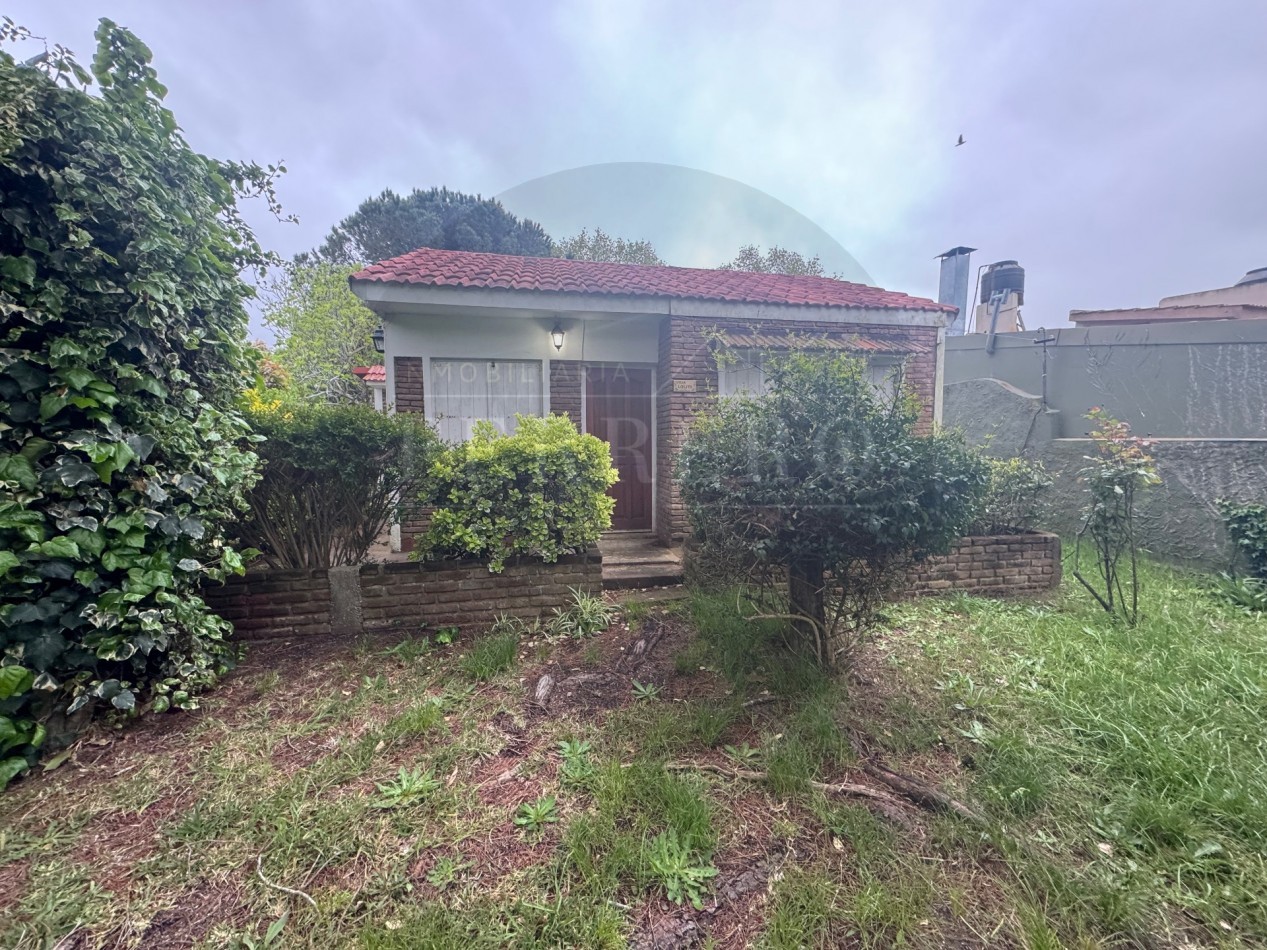 Propiedad Multifuncional con Tres Espacios Habitables y Gran Lote de 1.100m2