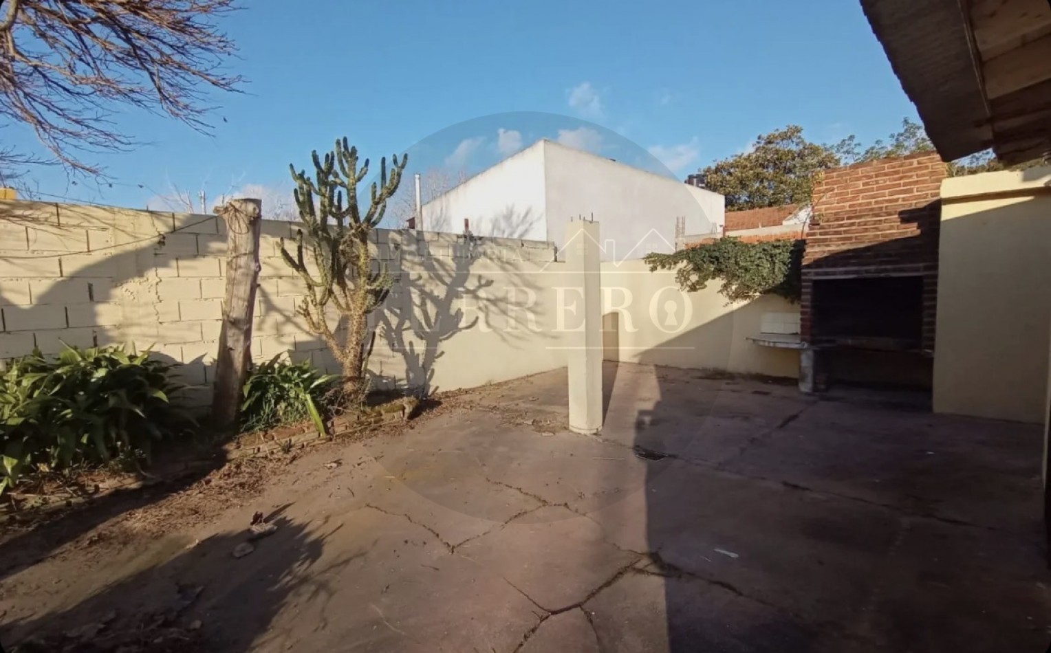 CASA PARA DISFRUTAR TODO EL AÑO- 4 AMBIENTES, IMPECABLE ! 