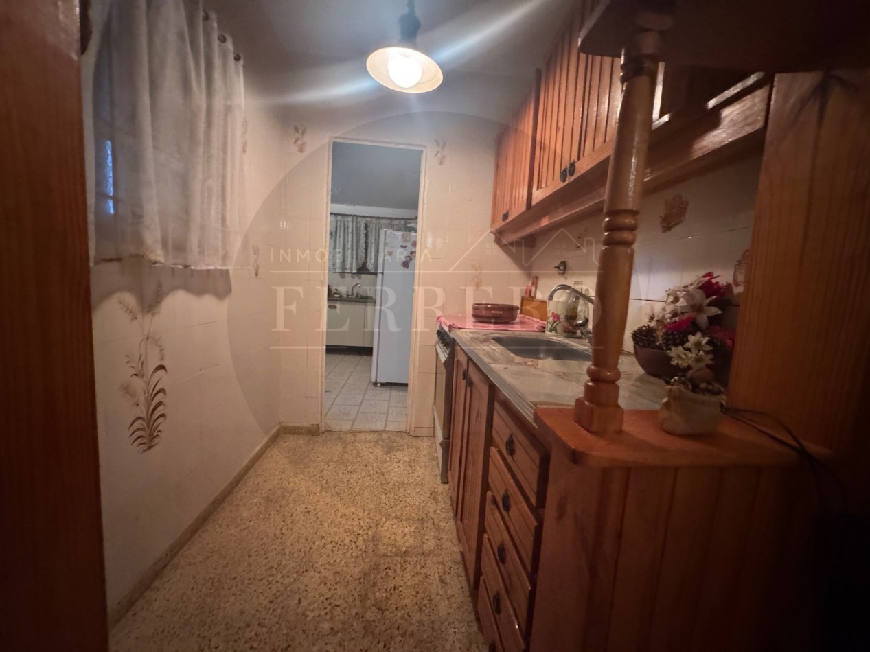 Propiedad Multifuncional con Tres Espacios Habitables y Gran Lote de 1.100m2