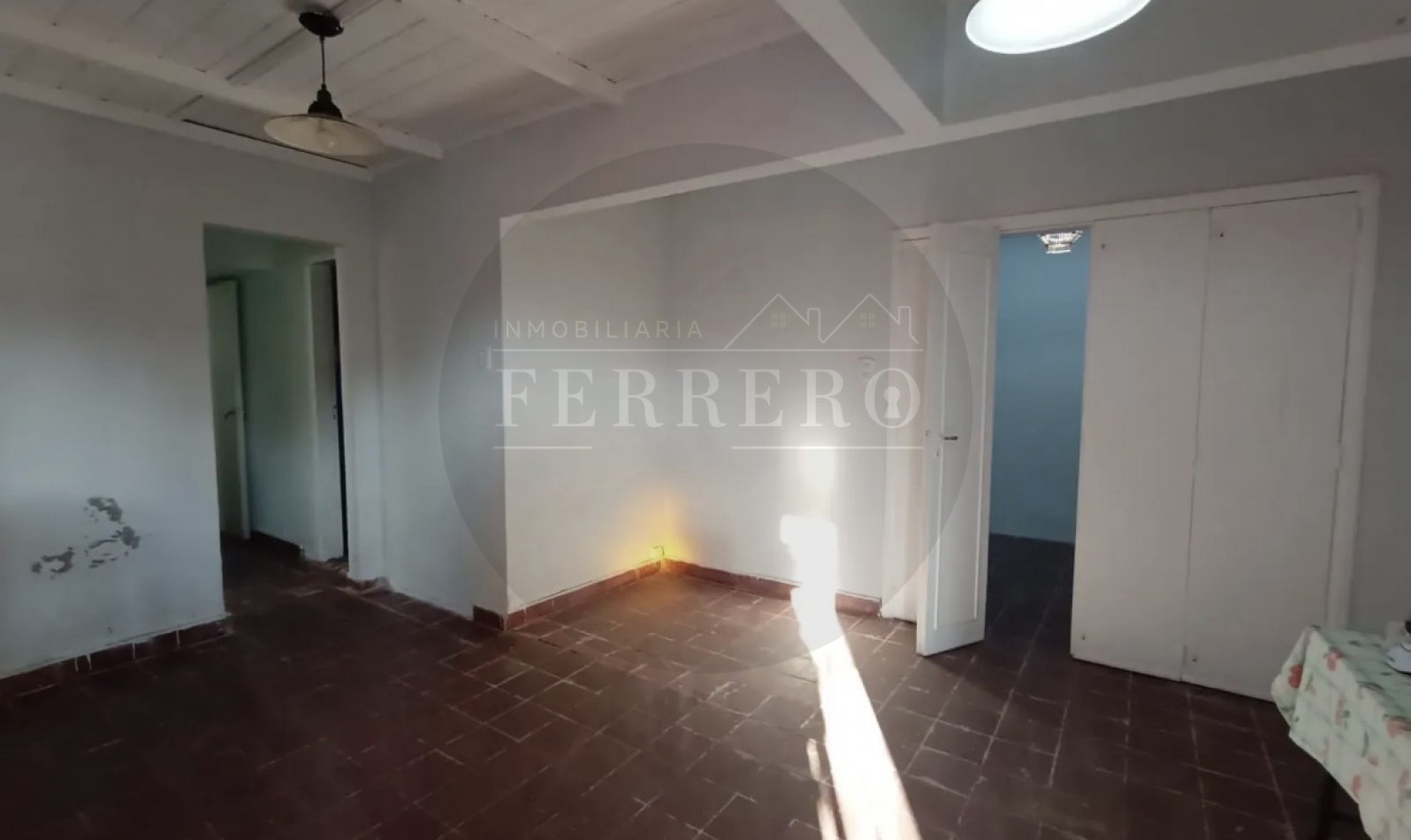 CASA PARA DISFRUTAR TODO EL AÑO- 4 AMBIENTES, IMPECABLE ! 