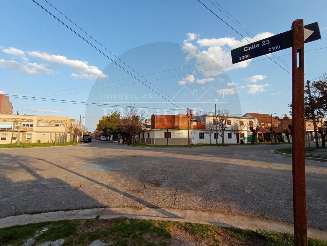 2 Ambientes en Primer Piso - Estilo Colonial y Excelente Ubicacion