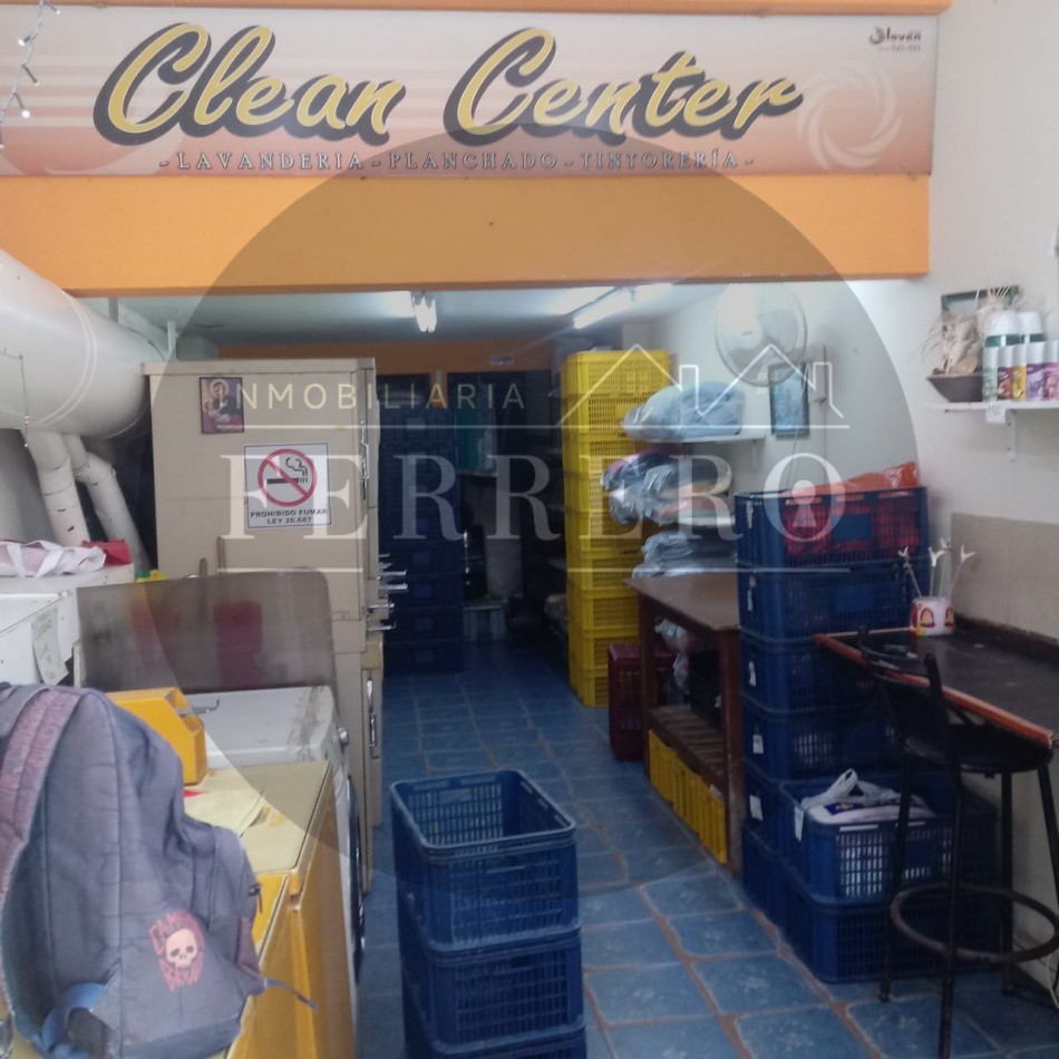 Venta de Local Comercial de 49 m² - No Incluye Fondo de Comercioq