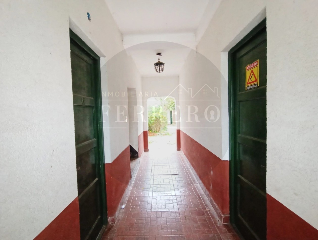 2 Ambientes en Primer Piso - Estilo Colonial y Excelente Ubicacion