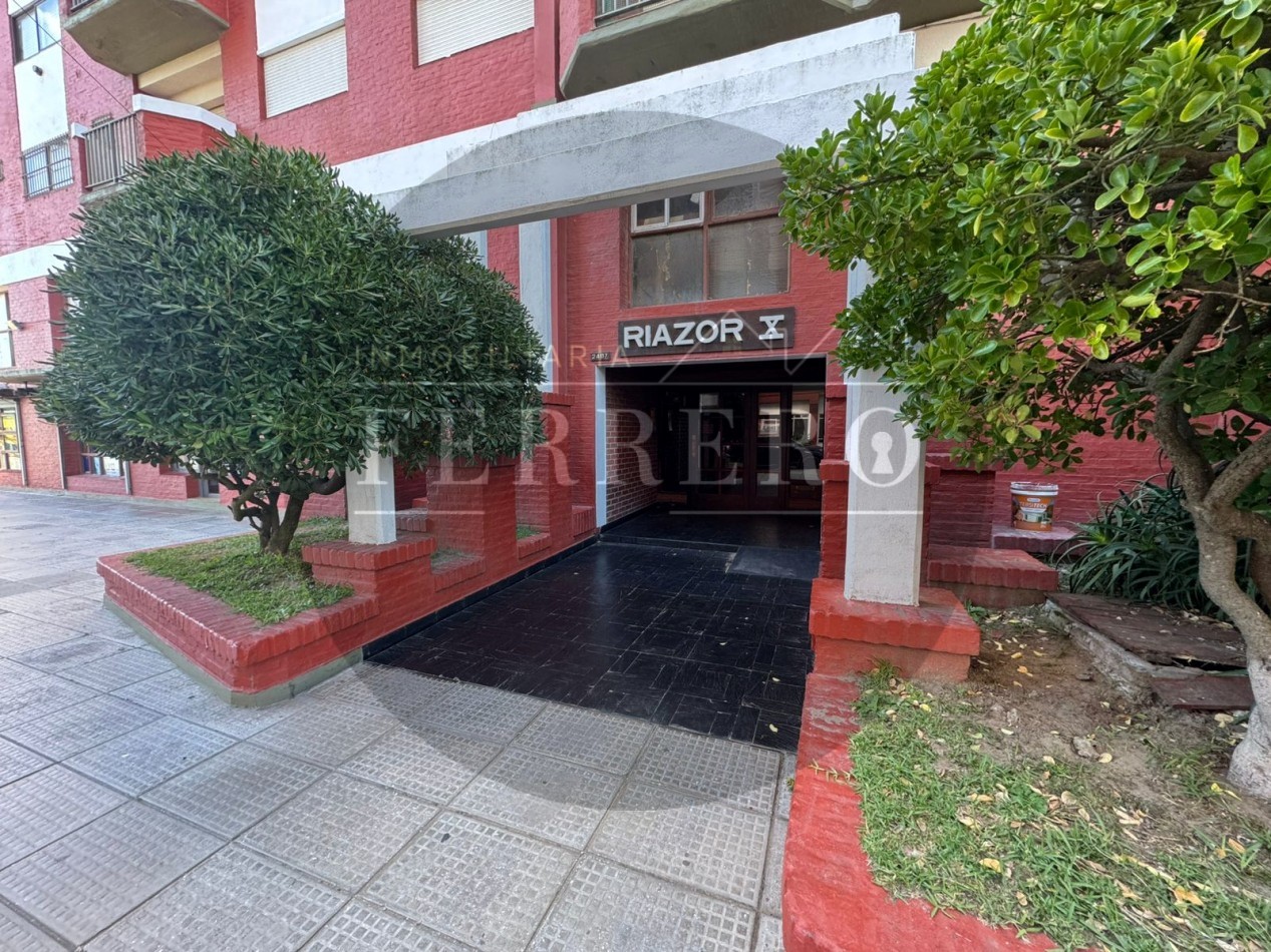Venta de Local Comercial de 49 m² - No Incluye Fondo de Comercioq