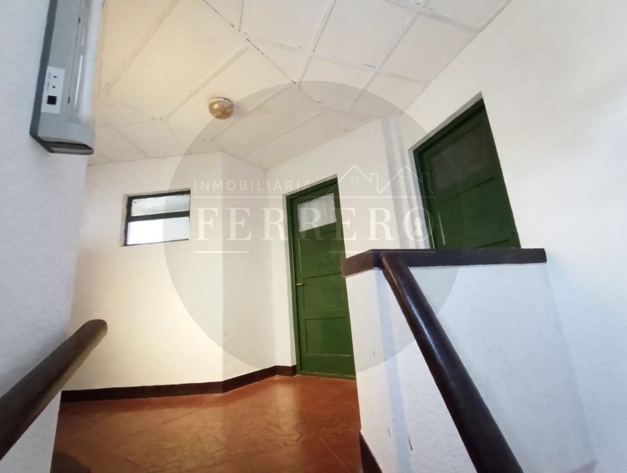 2 Ambientes en Primer Piso - Estilo Colonial y Excelente Ubicacion