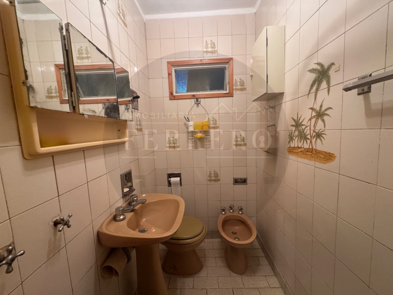 Propiedad Multifuncional con Tres Espacios Habitables y Gran Lote de 1.100m2