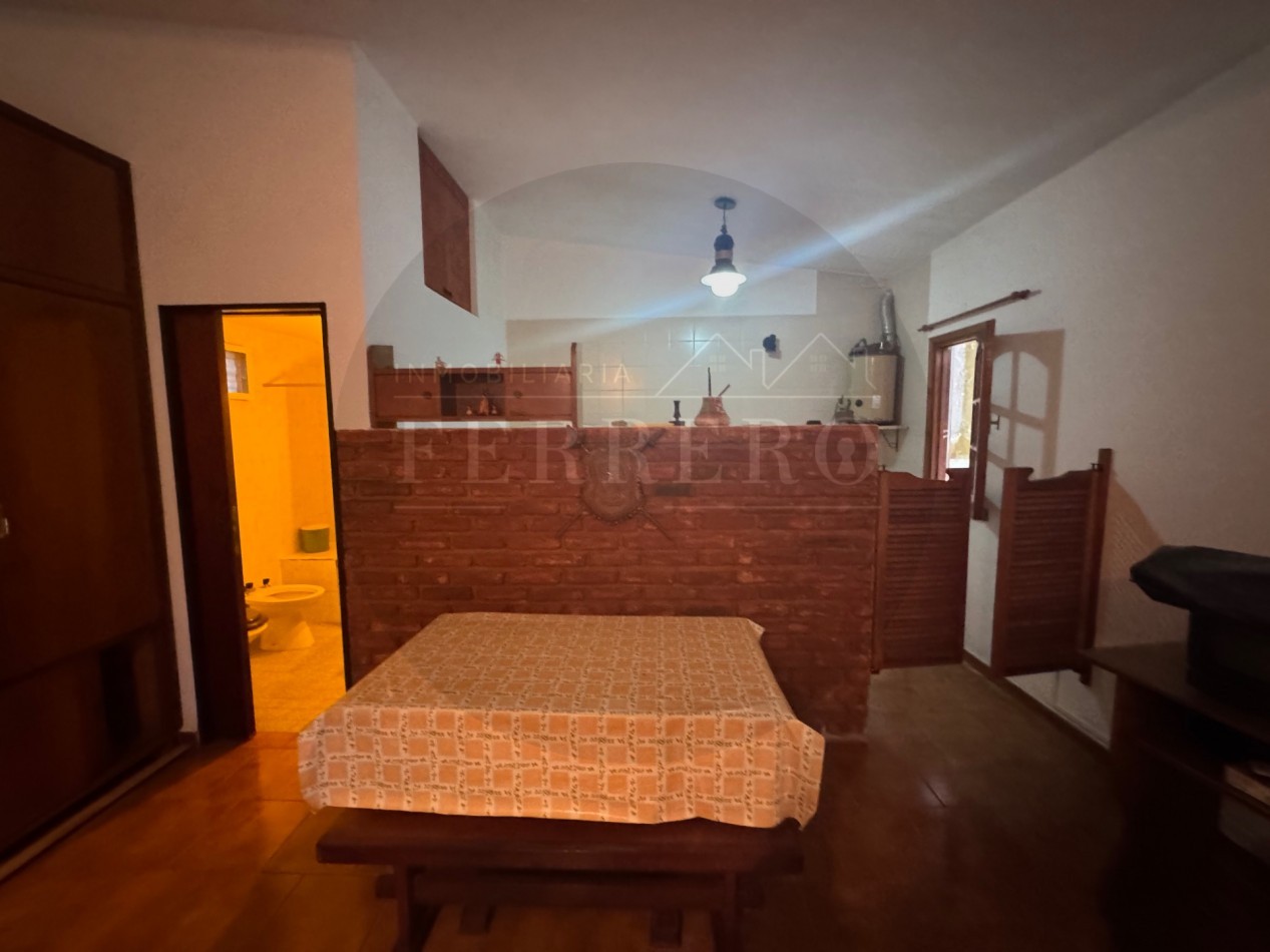 Propiedad Multifuncional con Tres Espacios Habitables y Gran Lote de 1.100m2