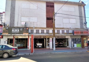 Monoambiente sobre peatonal 