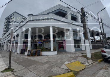 Local frente a Boulevard con excelente exposicion 