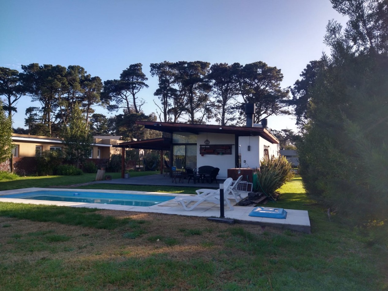 Casa con piscina en Barrio Privado Barrancas de San Benito