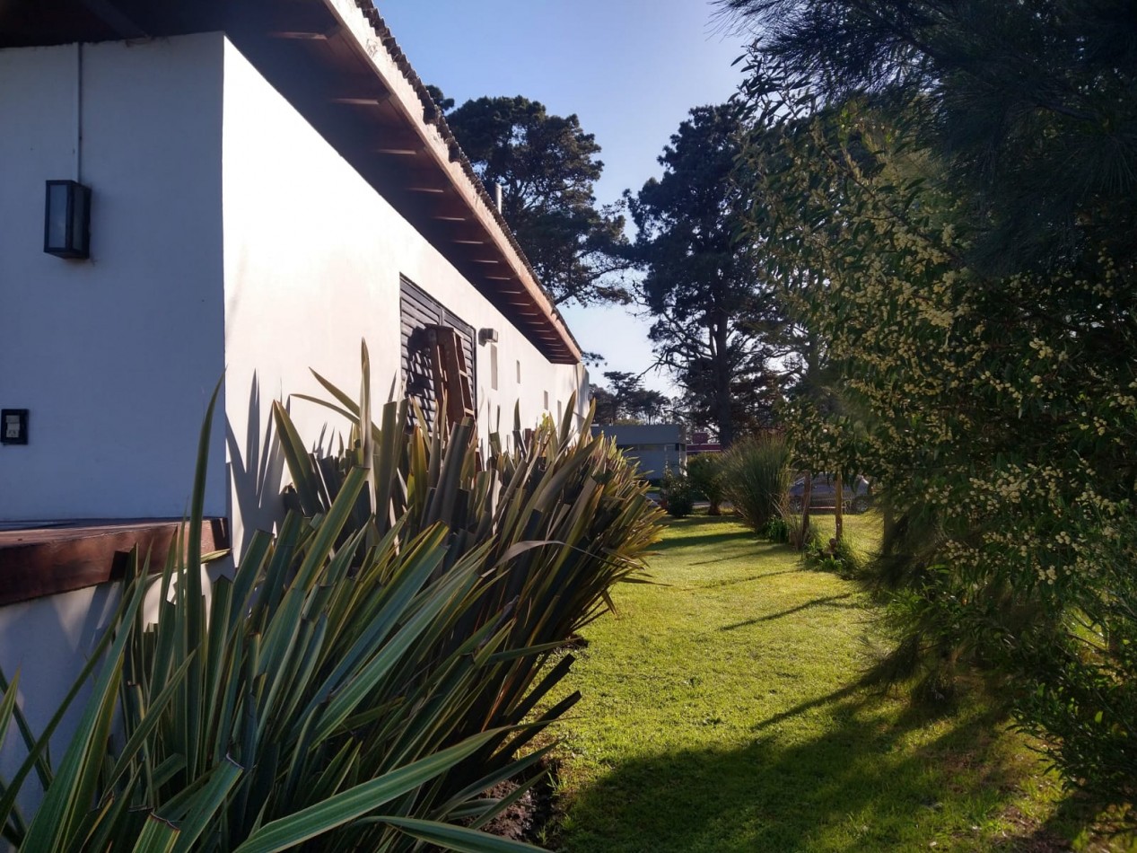 Casa con piscina en Barrio Privado Barrancas de San Benito