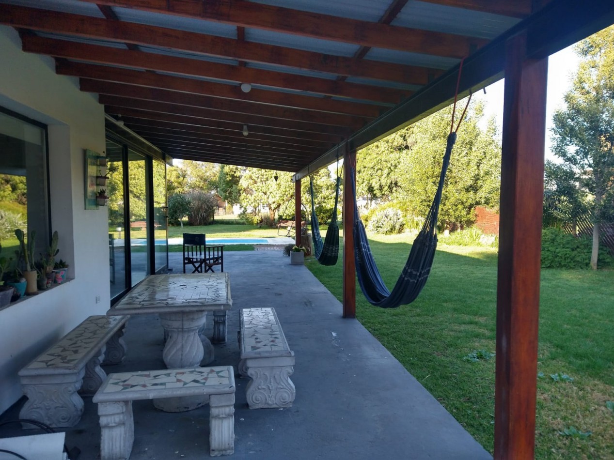 Casa con piscina en Barrio Privado Barrancas de San Benito