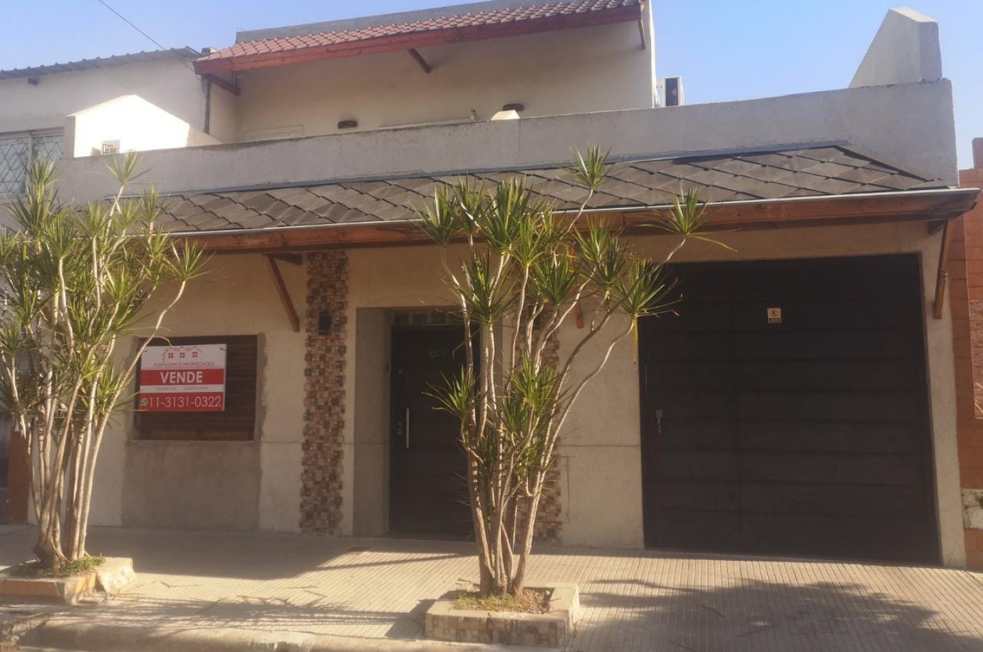 VENTA CASA 5 AMBIENTES CON GARAJE 4 AUTOS EN BARRIO NAON MATADEROS 