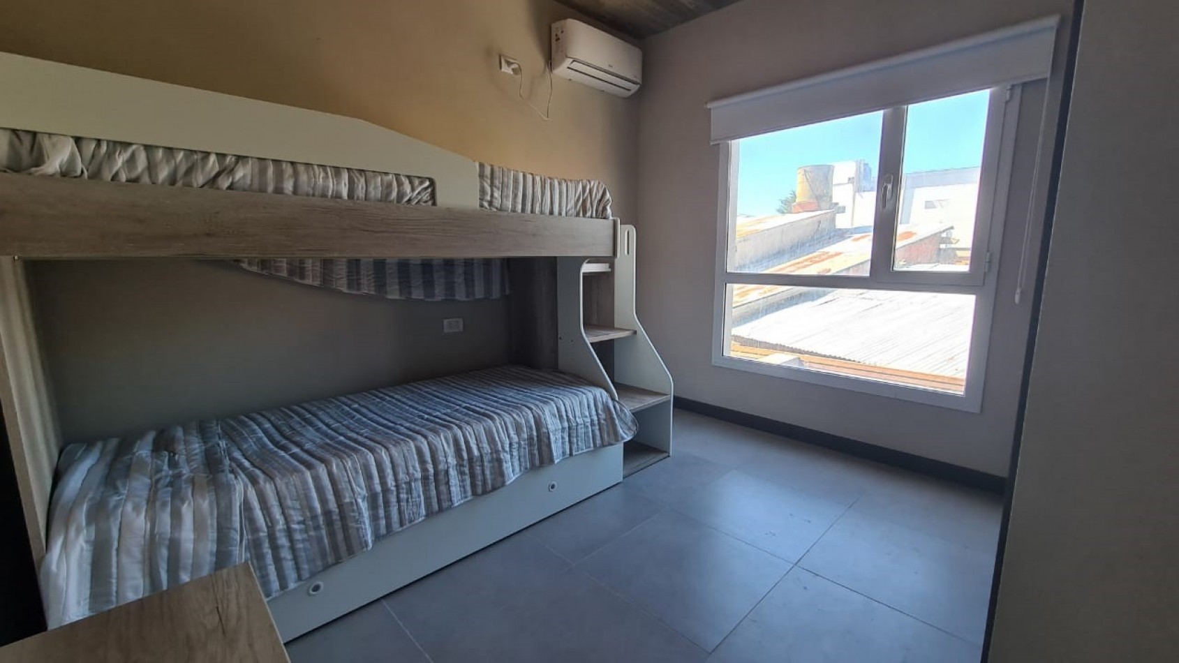 PINAMAR - MAR DE OSTENDE - VENTA DEPARTAMENTO 3 AMB CON PILETA Y SALIDA A LA PLAYA.