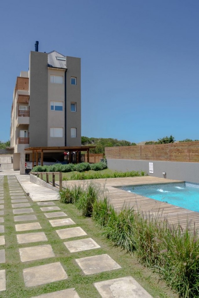 PINAMAR - MAR DE OSTENDE - VENTA DEPARTAMENTO 3 AMB CON PILETA Y SALIDA A LA PLAYA.