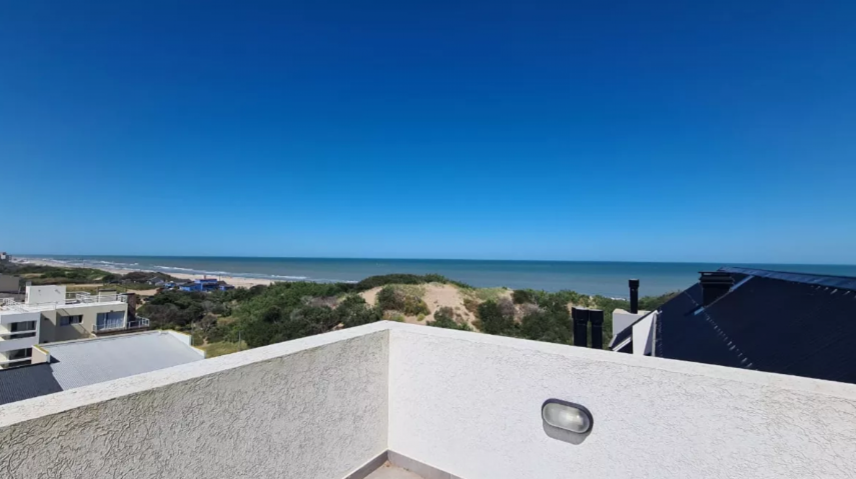 PINAMAR - MAR DE OSTENDE - VENTA DEPARTAMENTO 3 AMB CON PILETA Y SALIDA A LA PLAYA.