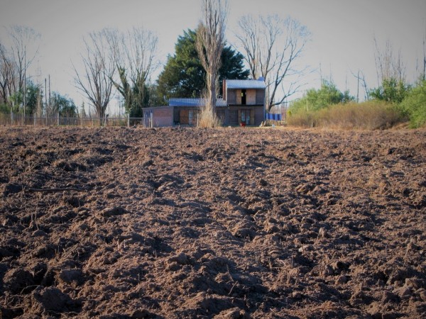 CASA CON TERRENO A LA ORILLA DEL RIO DIAMANTE